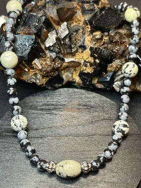🌑Snowflake Obsidian & Zebra Jasper Gemstone Necklace🌑